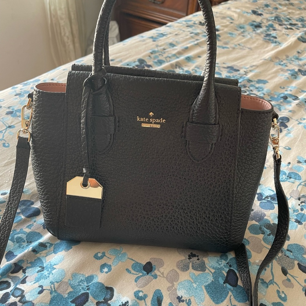 Kate spade crossbody bag with handle.